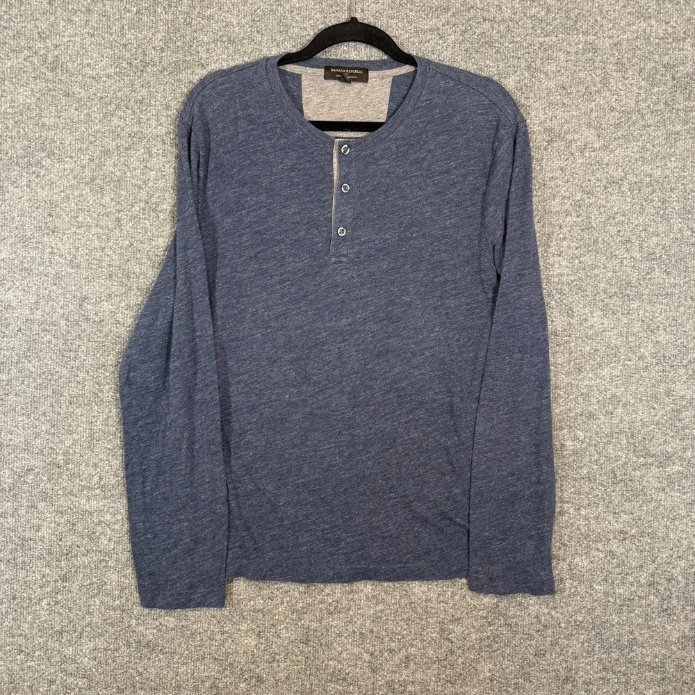 Banana Republic Shirt Mens Medium Blue Long Sleeve‎ Henley Moisture Wicking